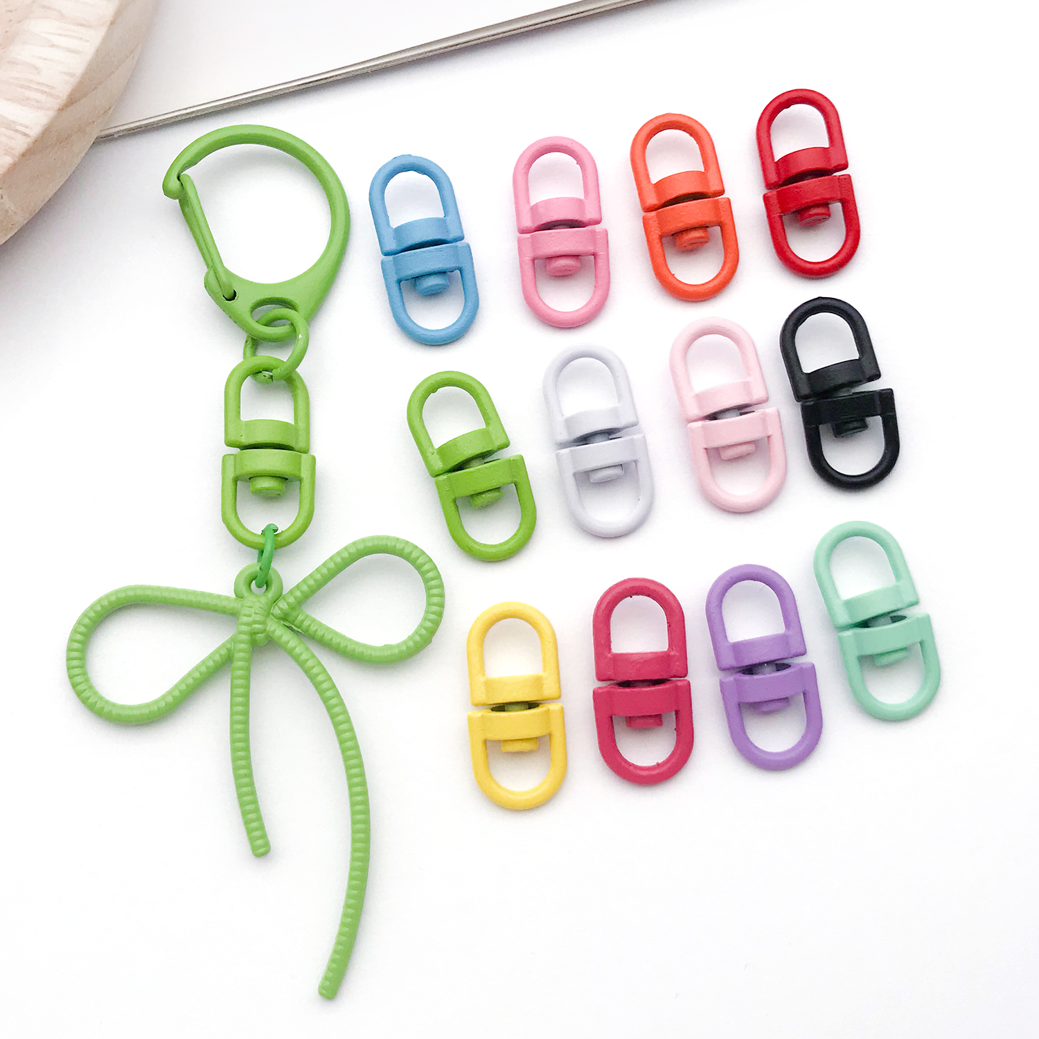 20pcs Metal Rotate Buckle Key  - огляд і ціна Jewelry Making Basics