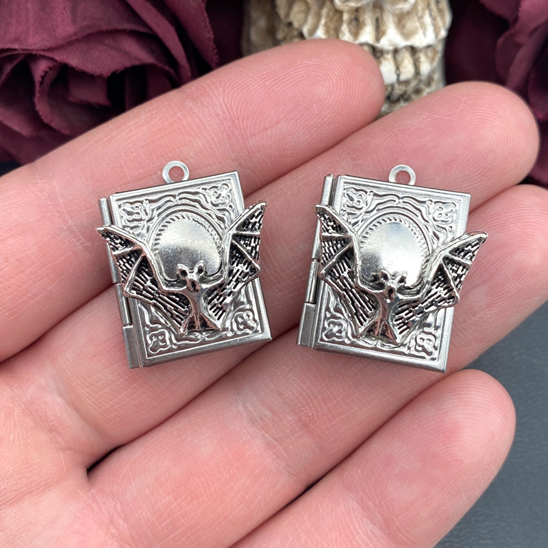 2pcs 27*22mm Bat Book Locket C - огляд і ціна Jewelry Making Guide Book