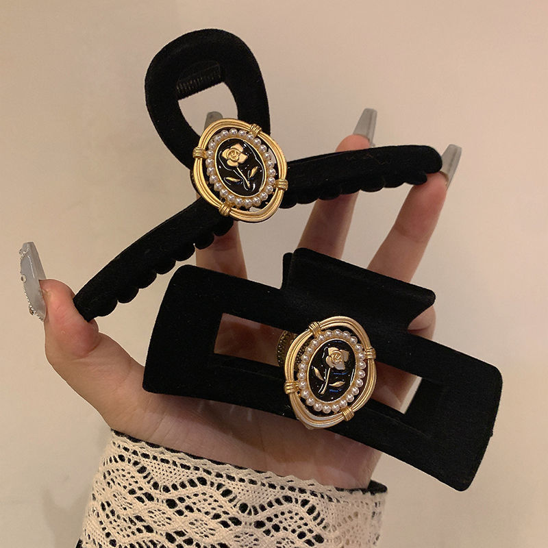 Regal Black Velvet Vintage Ros - огляд і ціна Jewelry Making Adults