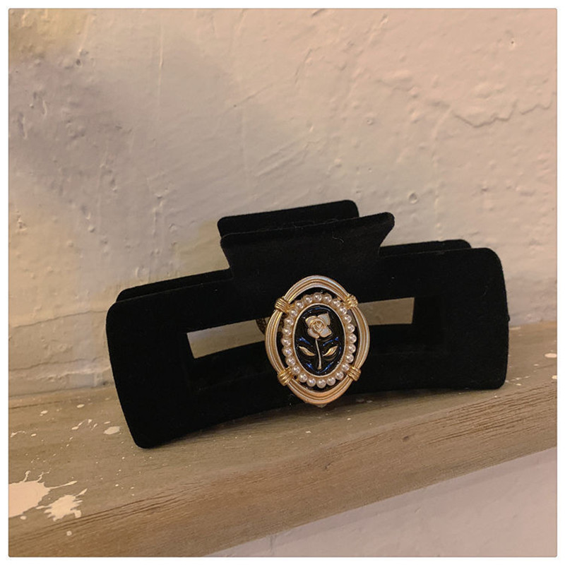 Regal Black Velvet Vintage Ros - огляд і ціна Jewelry Making Adults