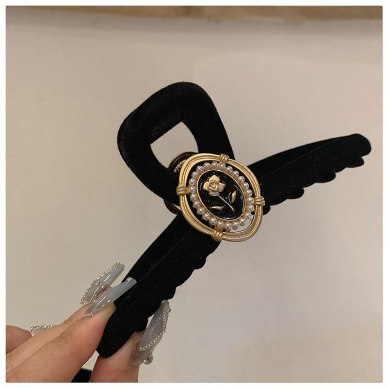 Regal Black Velvet Vintage Ros - огляд і ціна Jewelry Making Adults