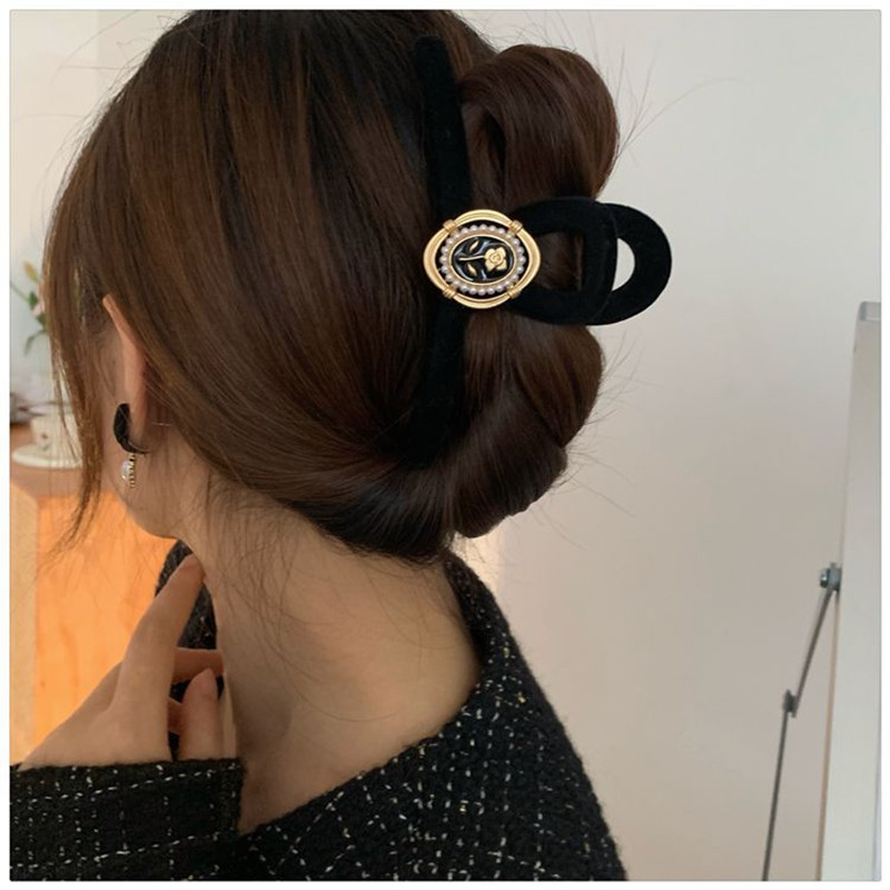 Regal Black Velvet Vintage Ros - огляд і ціна Jewelry Making Adults